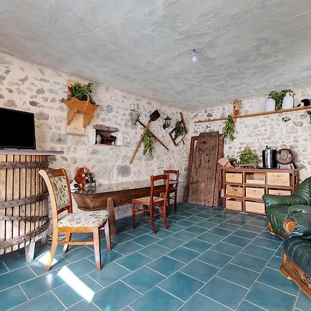 Vakantiehuis Maison De Petit Vendangeur Guizengeard